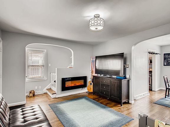 4th image of 7822 W Summerdale Ave