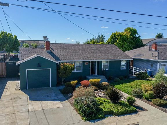 3rd image of 840 Capistrano Dr