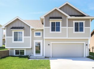 18057 Soldier St, Omaha, NE 68136