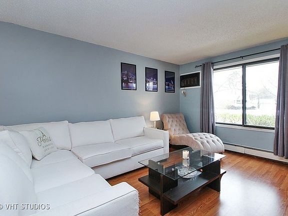 4th image of 8319 Oak Leaf Dr APT 402