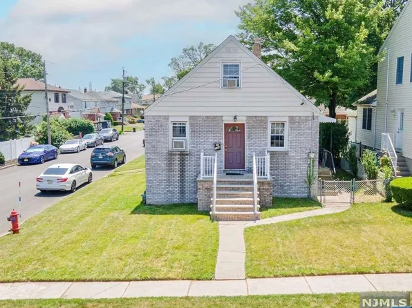 754 Teneyck Ave, Lyndhurst, NJ 07071