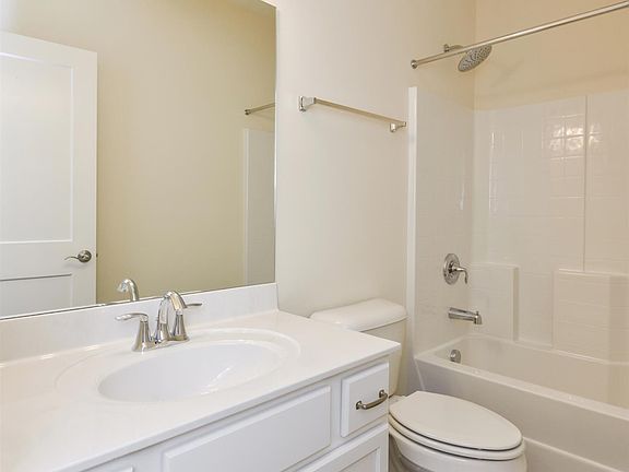 5th image of 1886 Abbey Wood Dr Lot 92