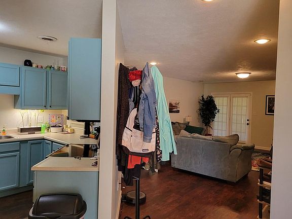 3rd image of 446 Lochmere Dr