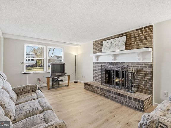 3rd image of 7905 Steadman St