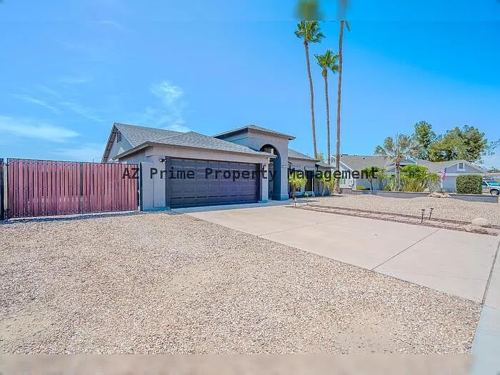 9054 N 84th Ln — Photo 3
