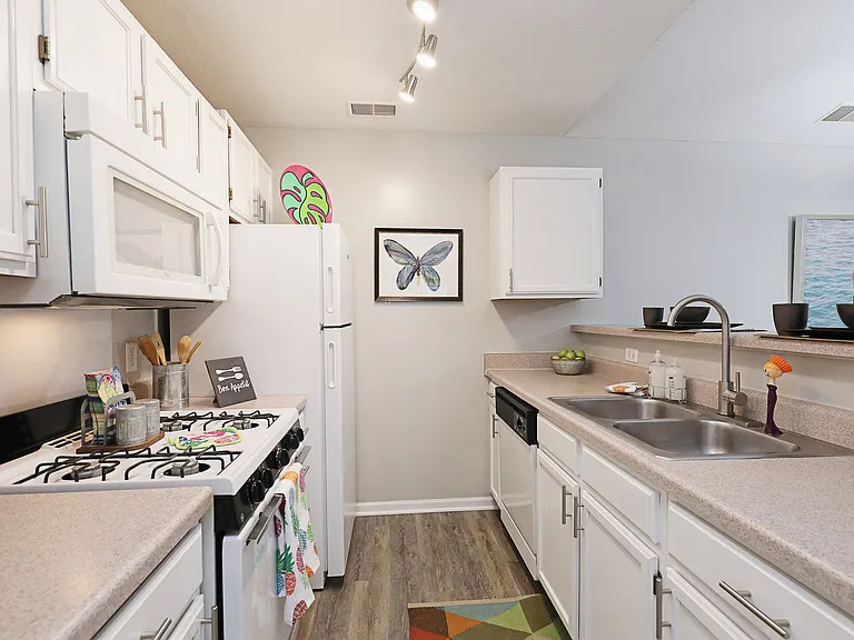 Kitchen at Compass Pointe