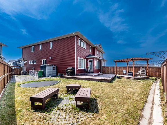 3rd image of 62 S Redstone Mews NE