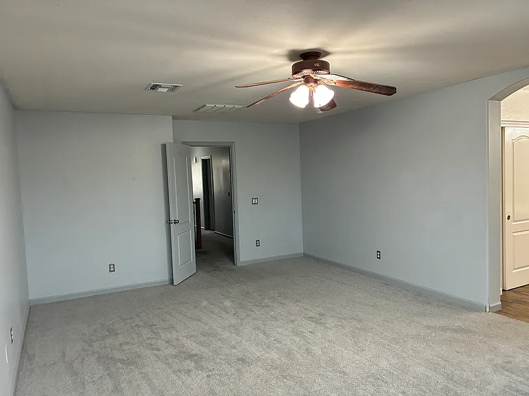 25550 W Pioneer St — Photo 20