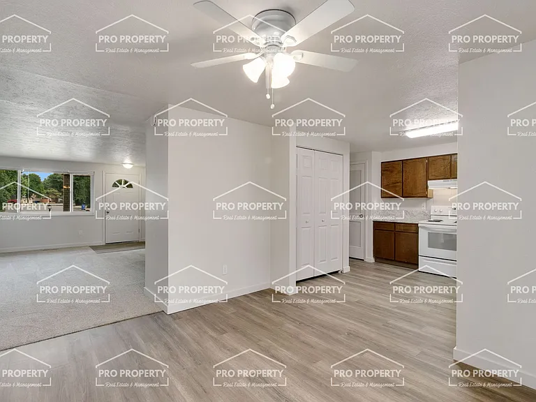 424 W 43rd St — Photo 10