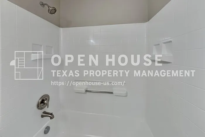4940 Waterford Dr — Photo 20