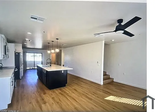 3 bed, 1700 sqft, $2,700 — Photo 3
