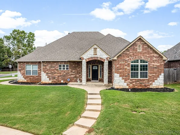 3501 S Walnut Creek Pl, Sand Springs, OK 74063