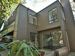 182 Litchfield Ln, Houston, TX 77024