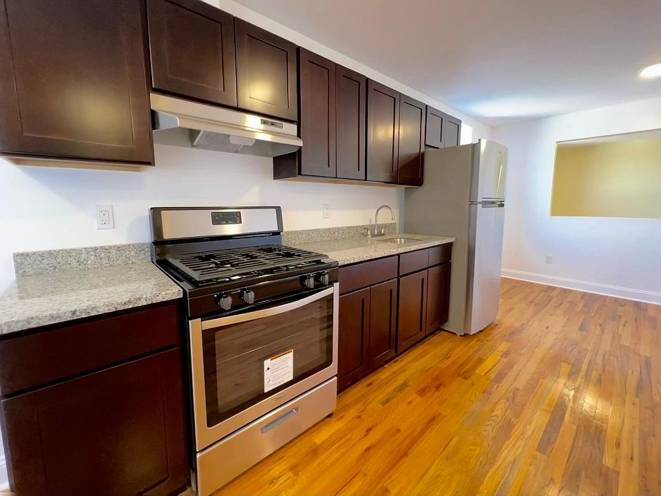 1st image of 118 S Broadway #6