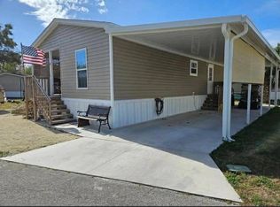 8975 W Halls River Rd, Homosassa, FL 34448