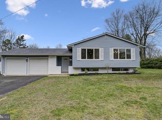 35 Maple Stream Rd, Hightstown, NJ 08520