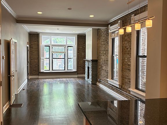 3rd image of 1236 N Artesian Ave #2