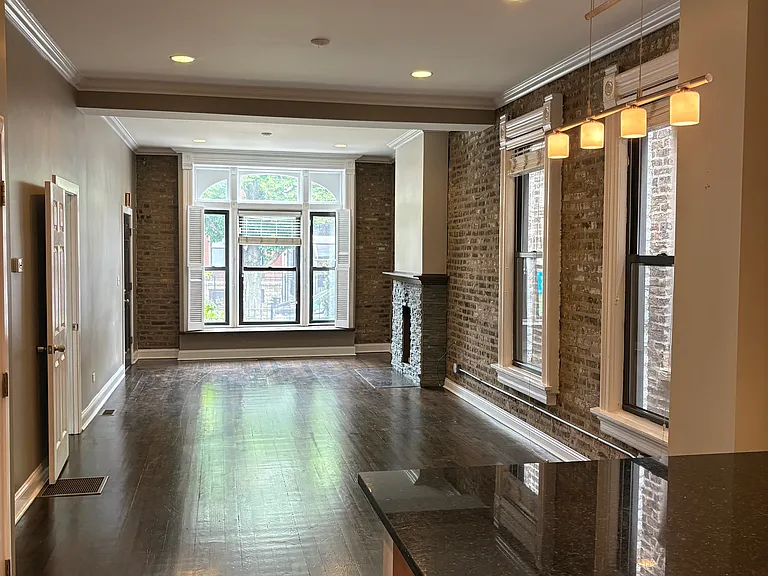 1236 N Artesian Ave #2 — Photo 3