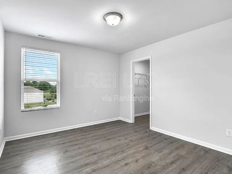 9211 Tamarack Grove Ln — Photo 15