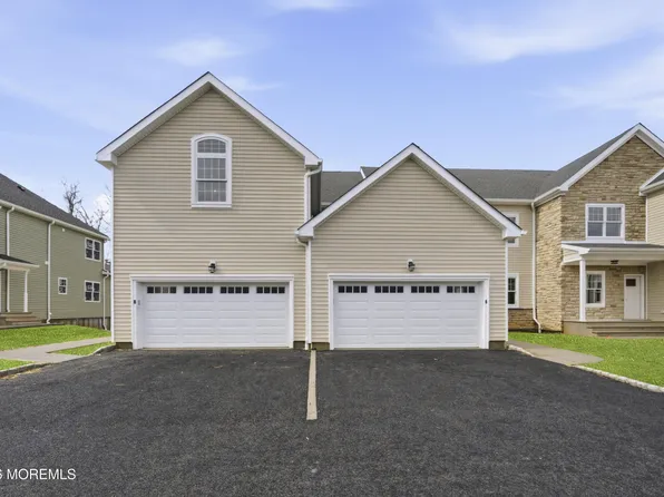 16 Remington Court, Farmingdale, NJ 07727