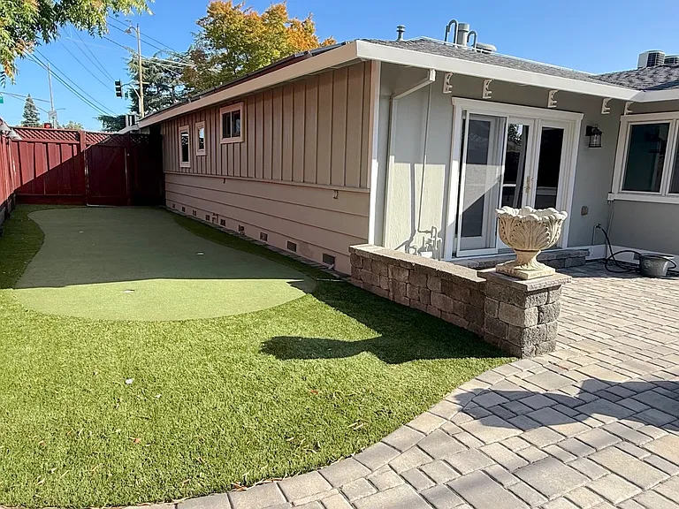 1388 Pine Ave — Photo 23