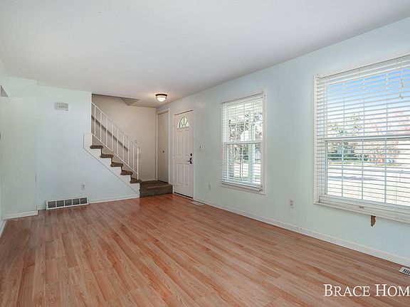 4th image of 2070 Innwood Dr SE