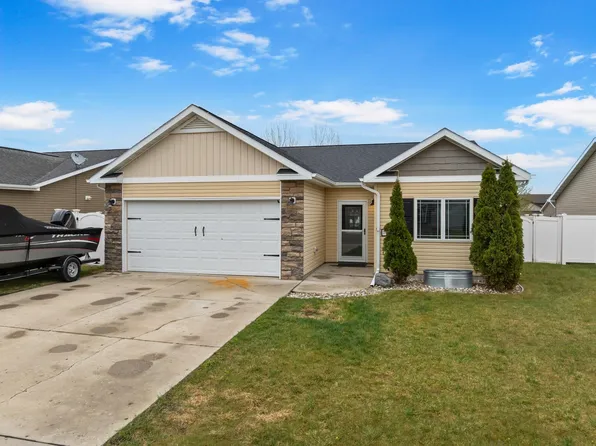 3008 11th St NW, Minot, ND 58703