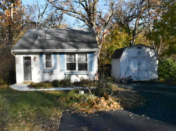 2728 Crystal Lake Rd, Cary, IL 60013