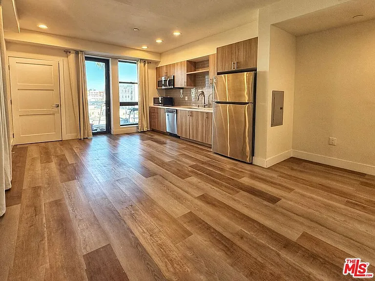 723 S Saint Andrews Pl #507 — Photo 7