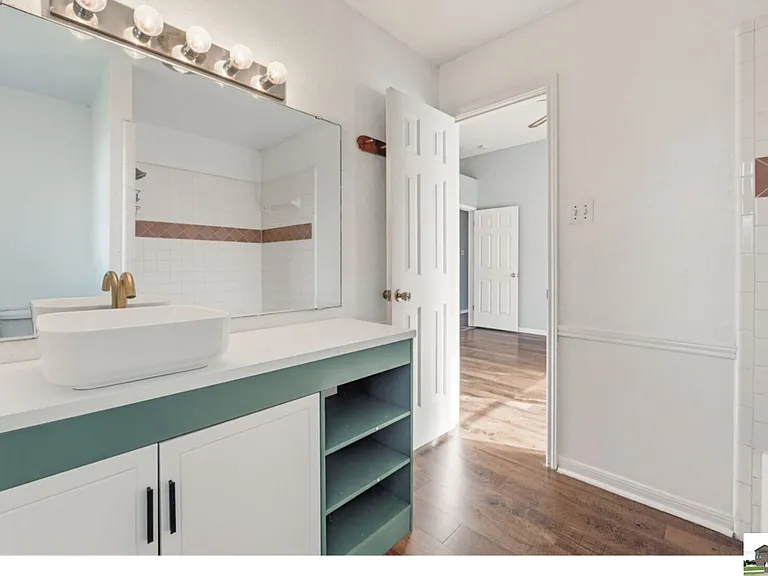 611 N 21st St — Photo 14