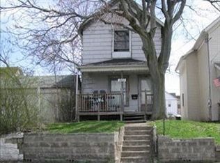 203 8th St NW, Barberton, OH 44203