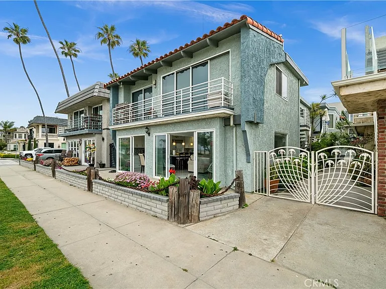 805 Ocean Ave — Photo 1