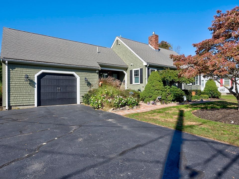 1st image of 55 Mellen St