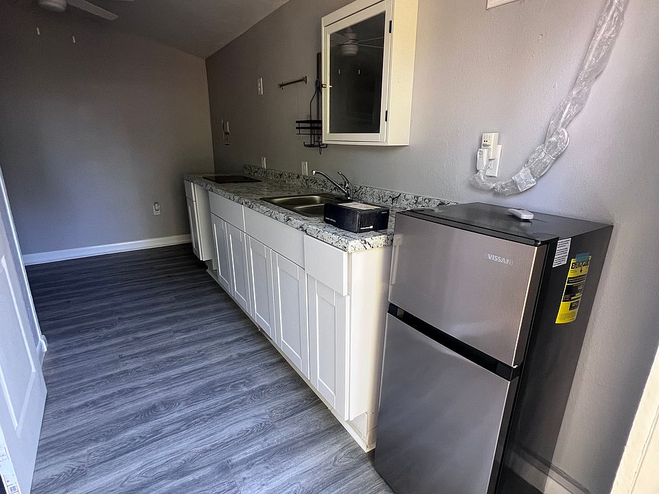 2nd image of 1879 New Hampshire Ave NE #C