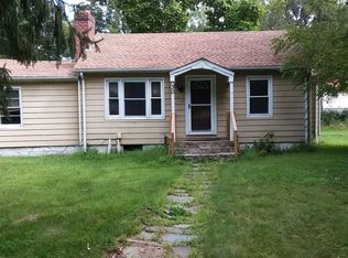 30 Holt Rd, Hyde Park, NY 12538