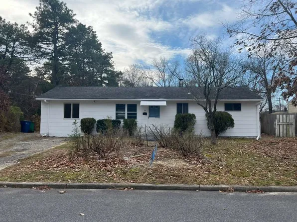 95 Belmont Dr, South Toms River, NJ 08757