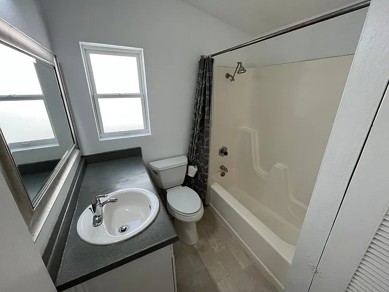 1576 Palmer St — Photo 13
