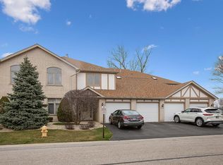 6410 Pine Trl #4, Tinley Park, IL 60477