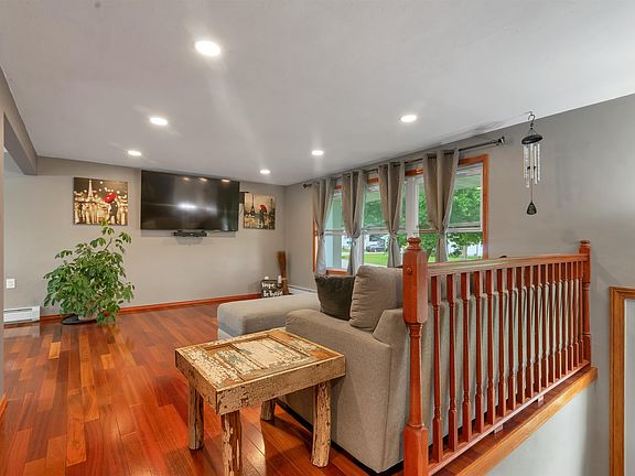 4th image of 1593 Lindale Ln