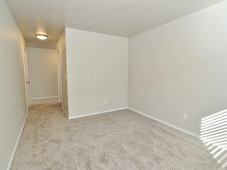 3101 N Saratov Way — Photo 19