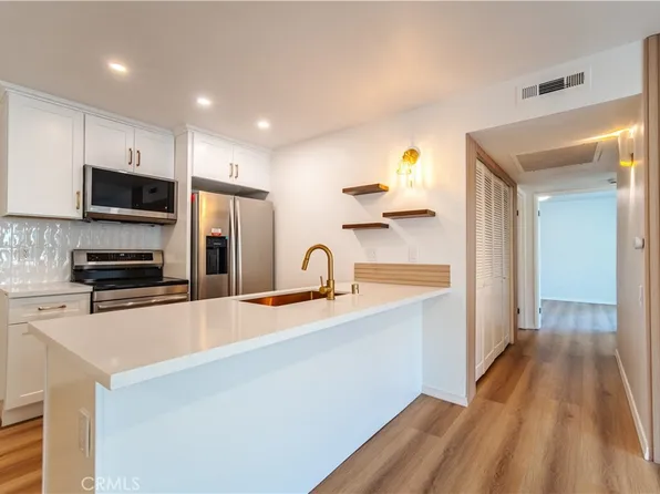 21951 Rimhurst Dr #202, Lake Forest, CA 92630
