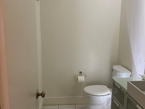 5th image of 290 E Glenarm St #3