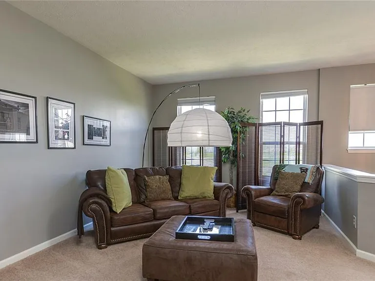 246 Coatsville Dr — Photo 3