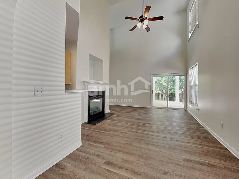 10607 Secret Garden Ln — Photo 8