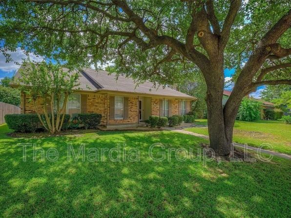 2106 Briarmeadow Dr