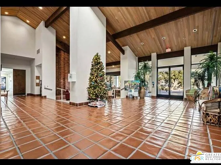 15300 Palm Dr #100 — Photo 15