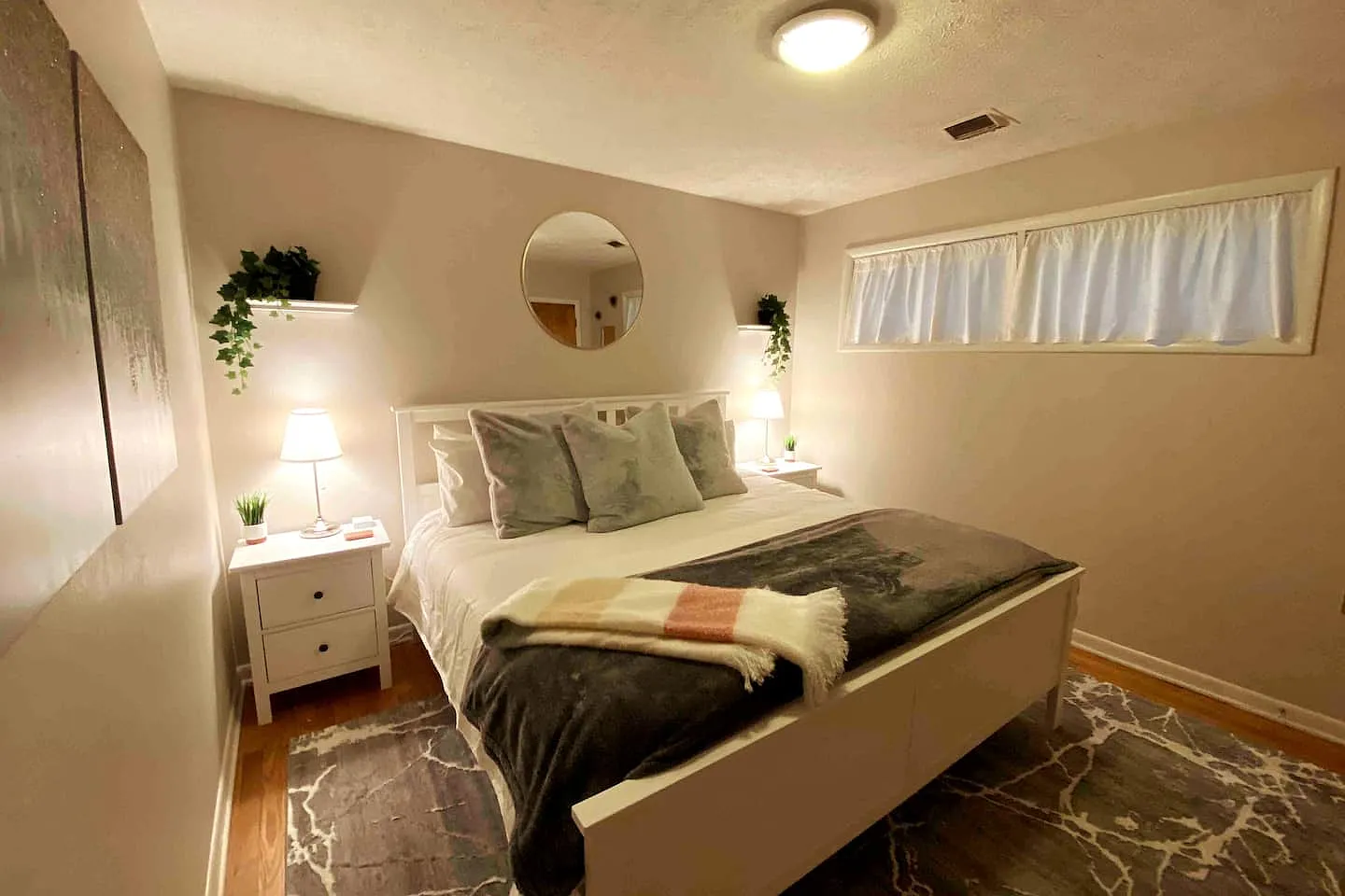 4 bed, 1.5 bath, 1990 sqft, $2,400 — Photo 4