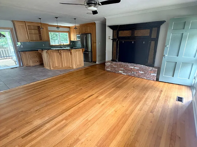 1401 Habersham Dr — Photo 15