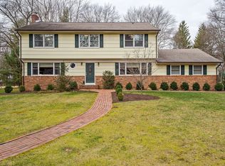 8 Indian Run, Scotch Plains, NJ 07076