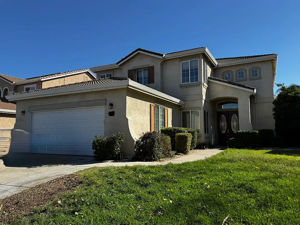 2372 Tennis Ln